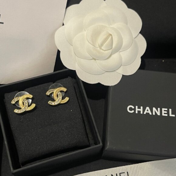 Chanel Fashion Earrings - Picture 2 of 5